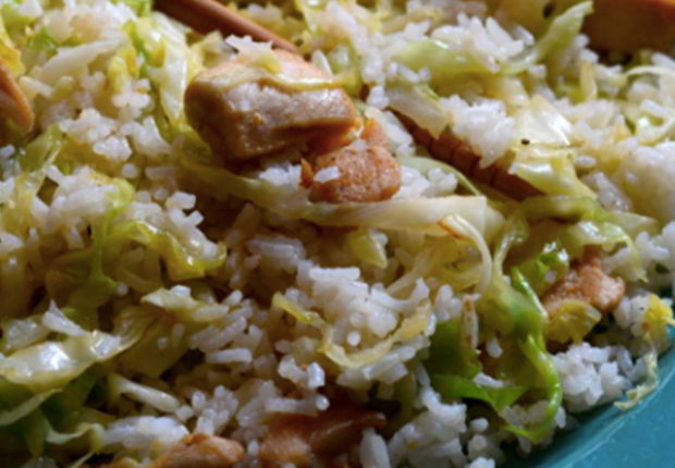 Chinese-Fried-Rice-Recipe-With-Chicken-And-Shredded-Lettuce-