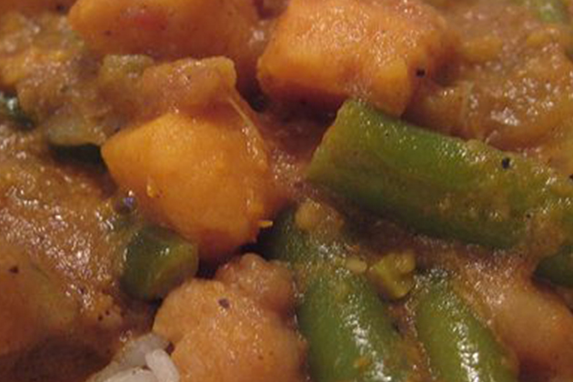 Green-Long-Brinjal-Potato-Curry