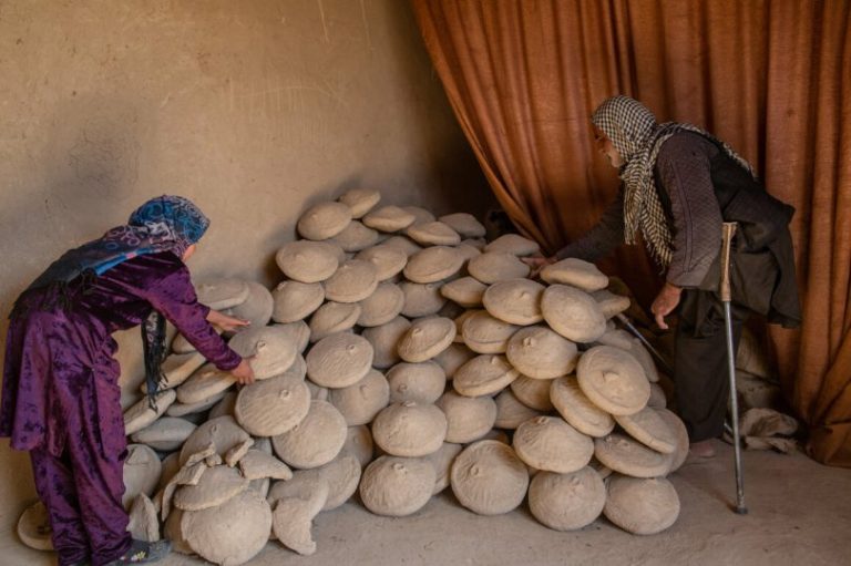 The Ancient Afghan method of preserving grapes Farmizen